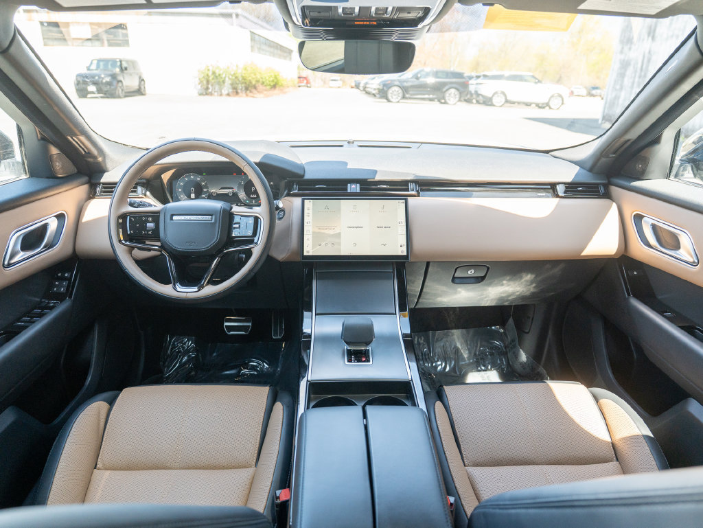 Certified 2025 Land Rover Range Rover Velar Dynamic HSE AWD/4WD image 18