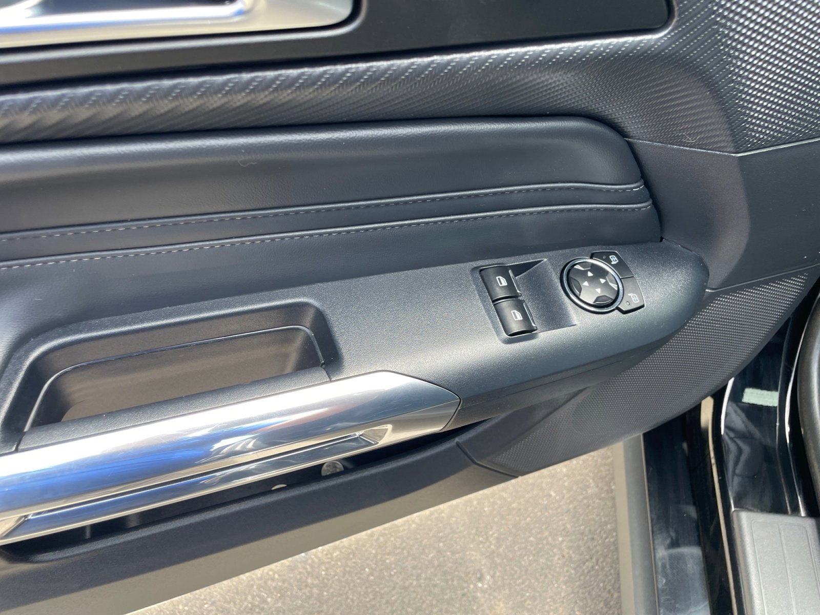Used 2024 Ford Mustang GT Premium RWD image 17