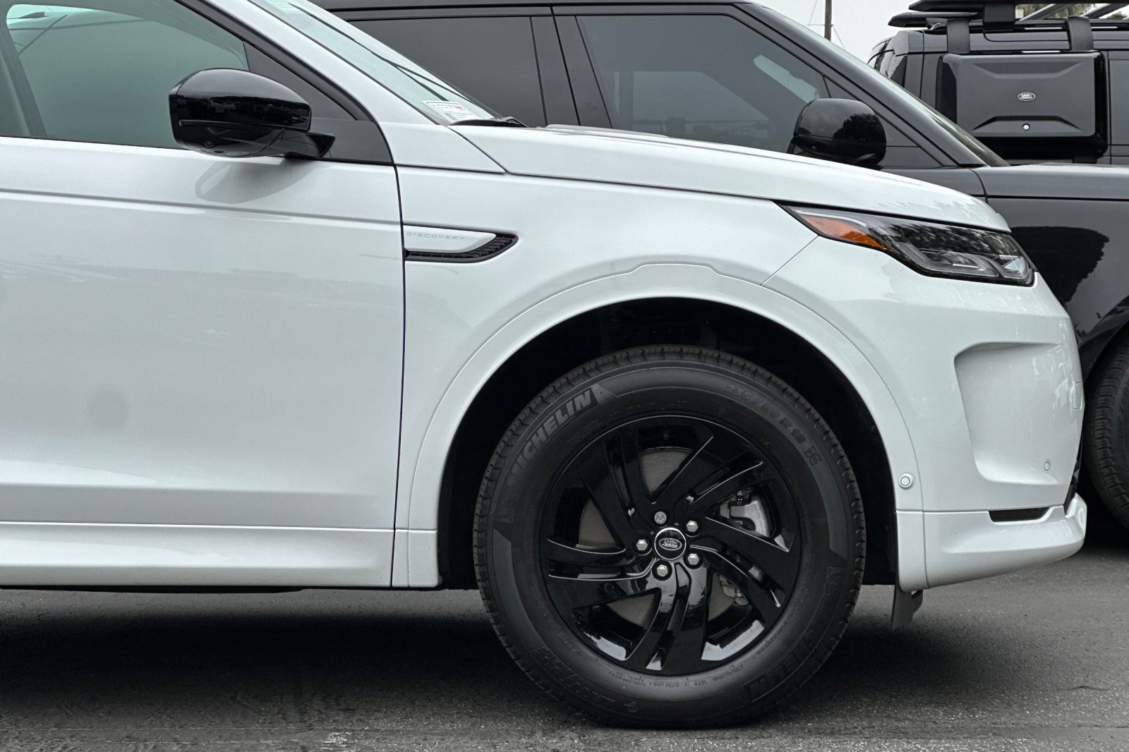 Used 2025 Land Rover Discovery Sport S image 36