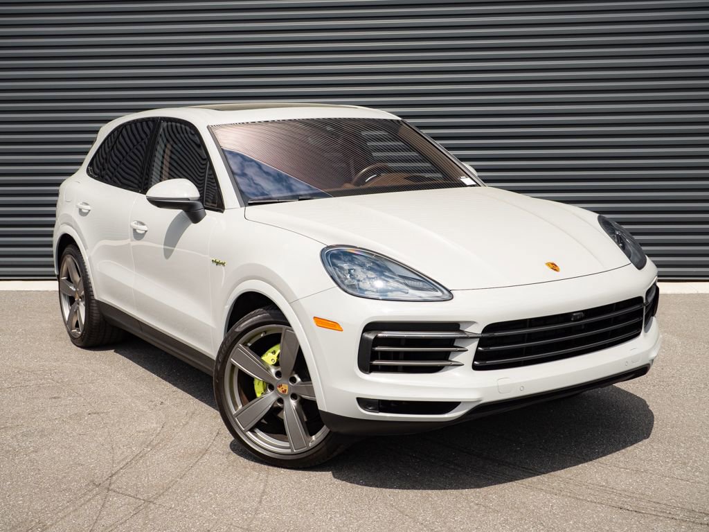 Certified 2023 Porsche Cayenne Platinum Edition image 27