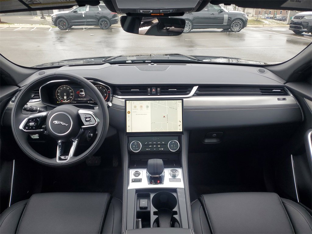 New 2025 Jaguar F-PACE R-Dynamic S image 27