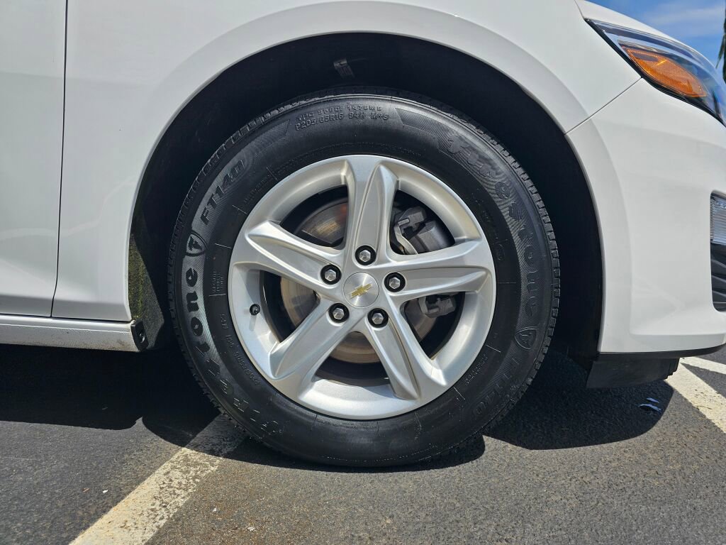 Used 2022 Chevrolet Malibu LS FWD image 9