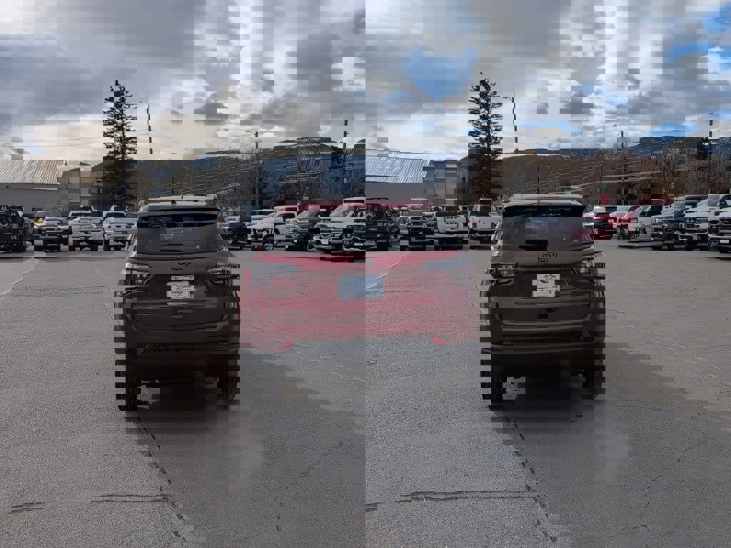 New 2026 Jeep Compass Latitude image 8