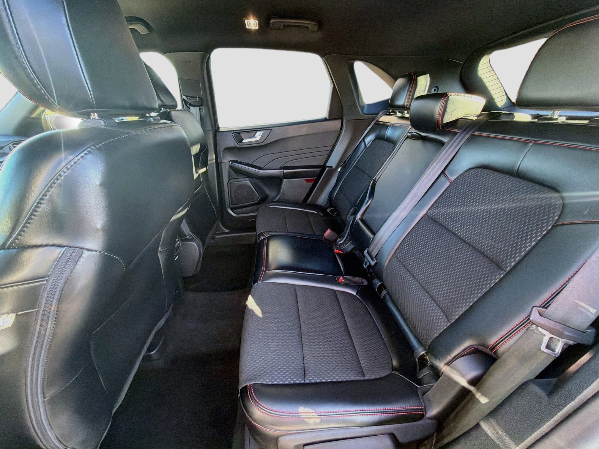 Used 2025 Ford Escape ST-Line Select AWD/4WD image 29