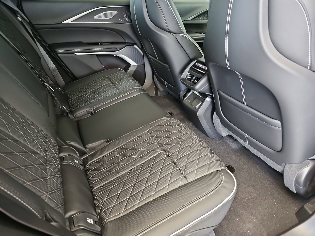 New 2026 Cadillac Lyriq V AWD/4WD image 11