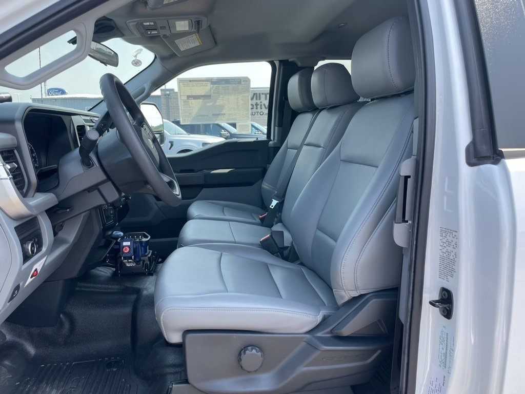 New 2025 Ford F550 4x4 SuperCab Super Duty image 8