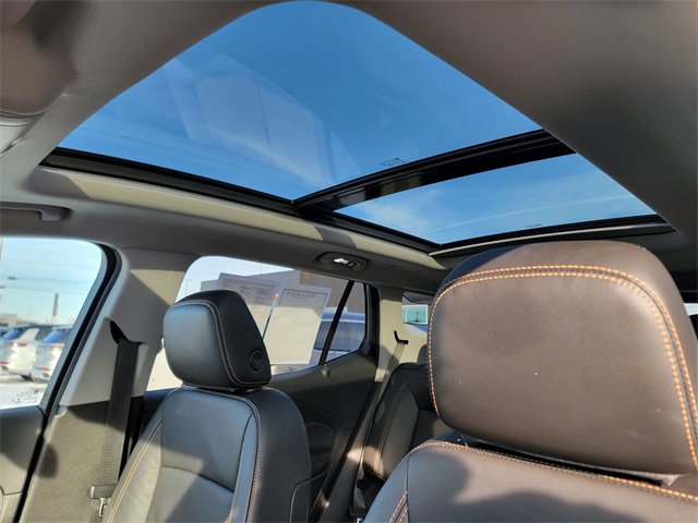 Used 2021 GMC Terrain SLT w/ Infotainment Package II image 4