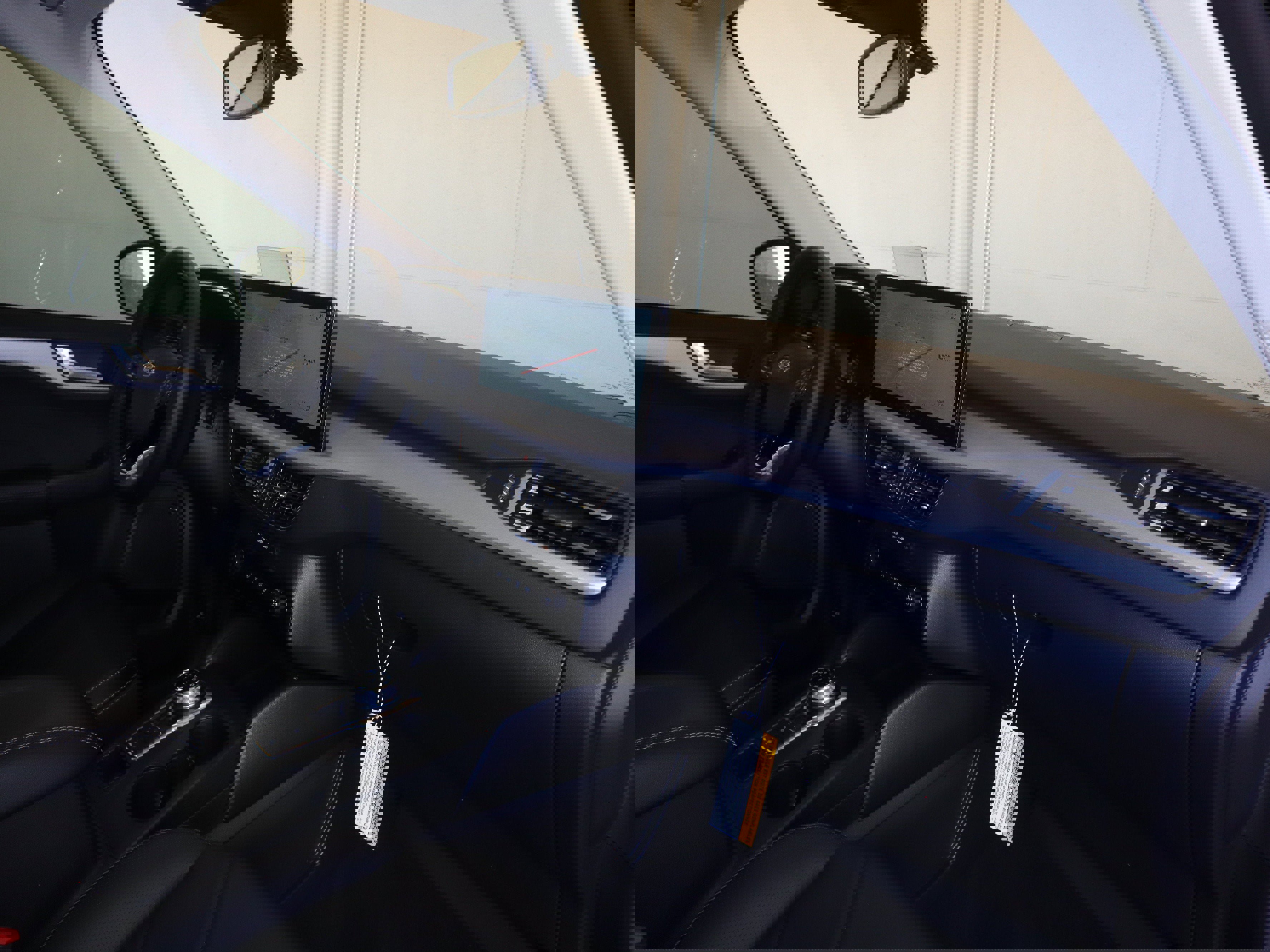 New 2025 Ford Escape SE w/ PHEV Premium Package image 38