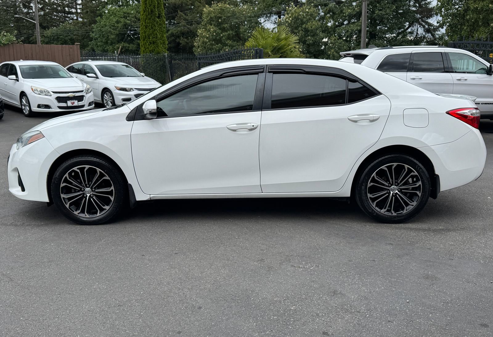 Used 2015 Toyota Corolla S FWD image 4