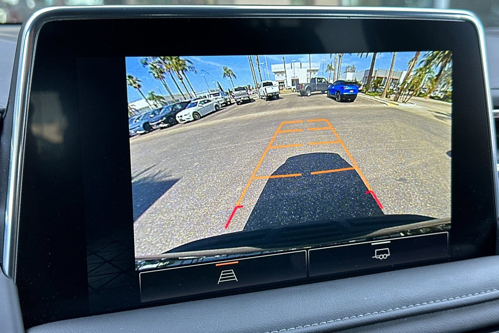 Used 2024 GMC Yukon SLE RWD image 21