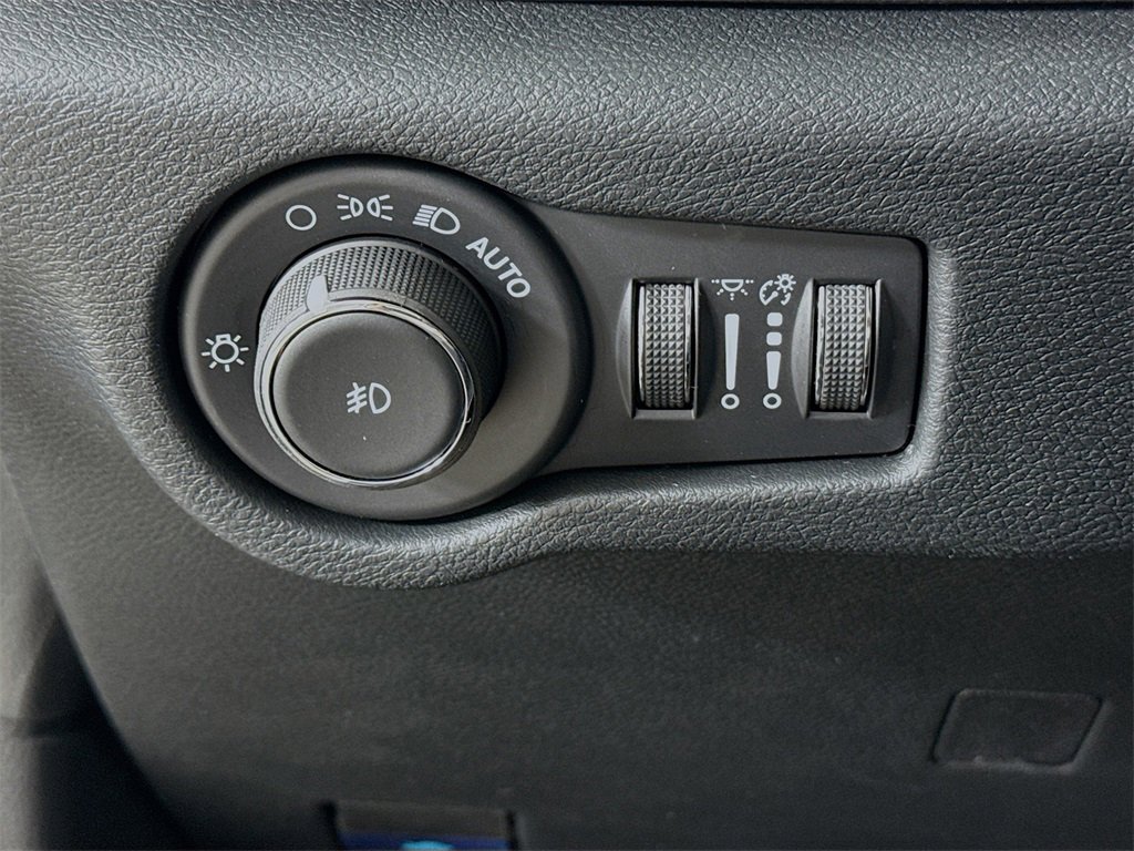New 2026 Chrysler Pacifica Limited image 10