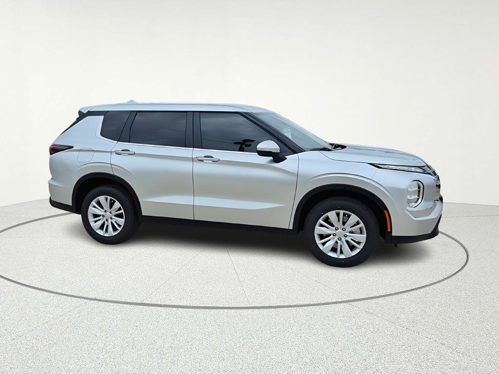 New 2026 Mitsubishi Outlander ES image 8