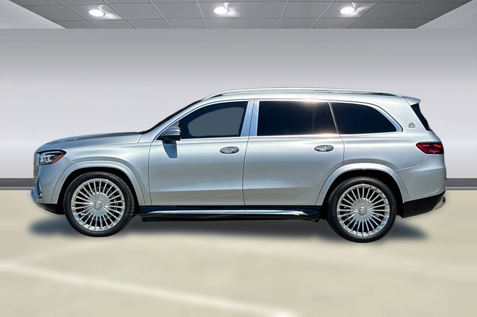 Certified 2025 Mercedes-Benz Maybach GLS 600 4MATIC image 2