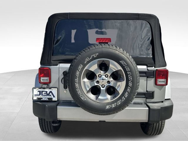 Used 2017 Jeep Wrangler Sahara w/ Connectivity Group AWD/4WD image 26