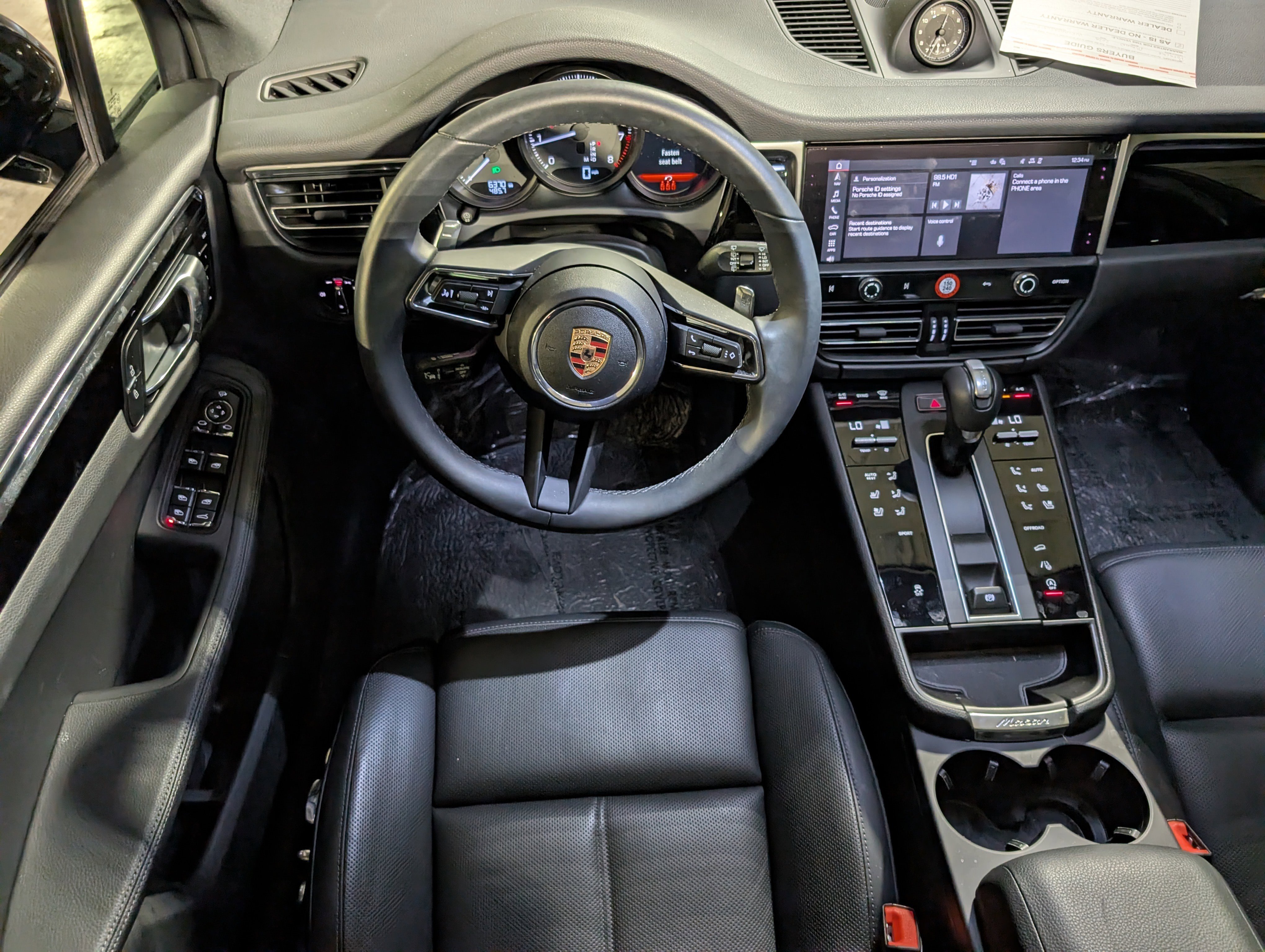Certified 2025 Porsche Macan image 6