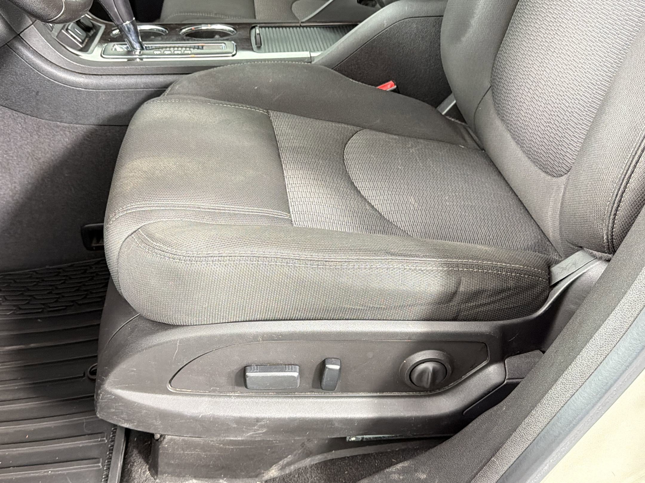 Used 2016 Chevrolet Traverse LT w/ Style and Technology Package image 12