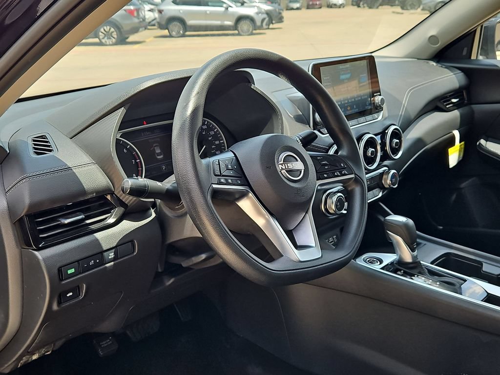 Used 2025 Nissan Sentra SV FWD image 15