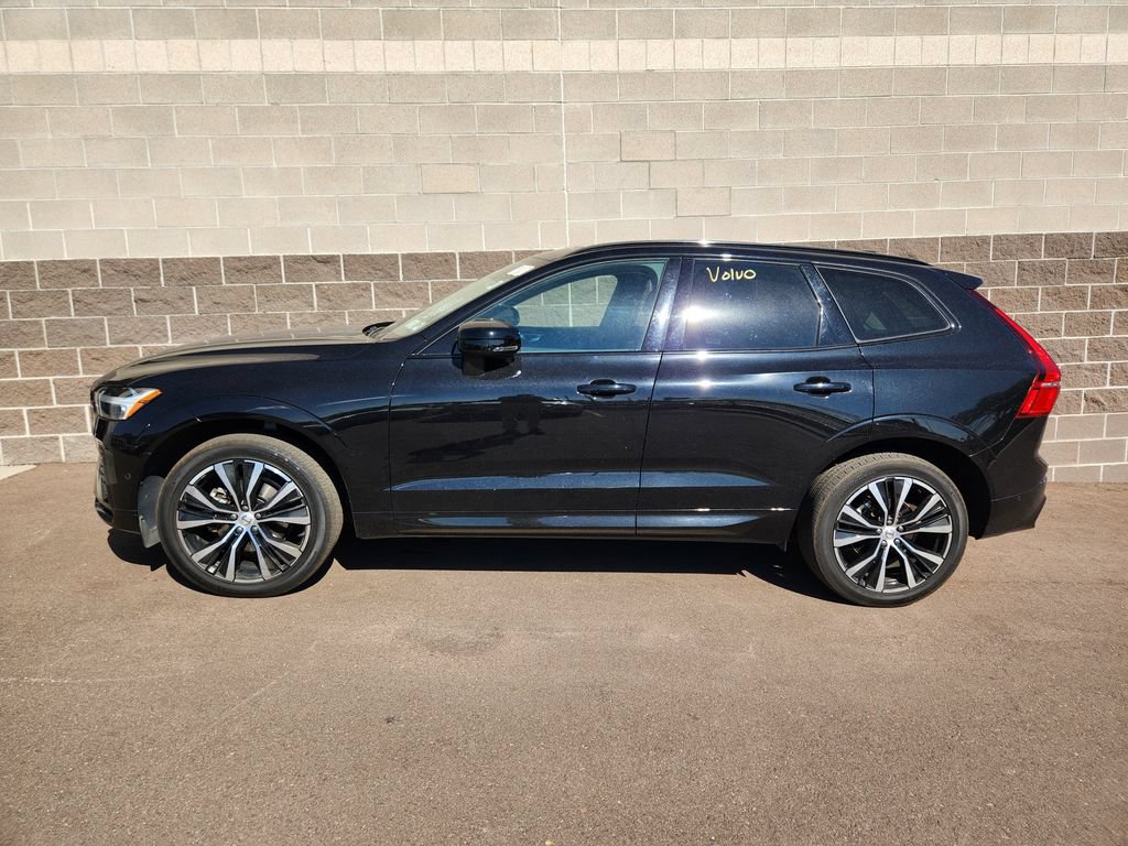 Used 2025 Volvo XC60 B5 Plus AWD/4WD image 8