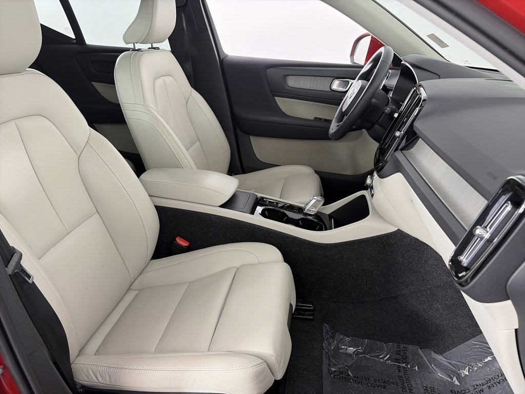 Used 2022 Volvo XC40 T5 Inscription image 30