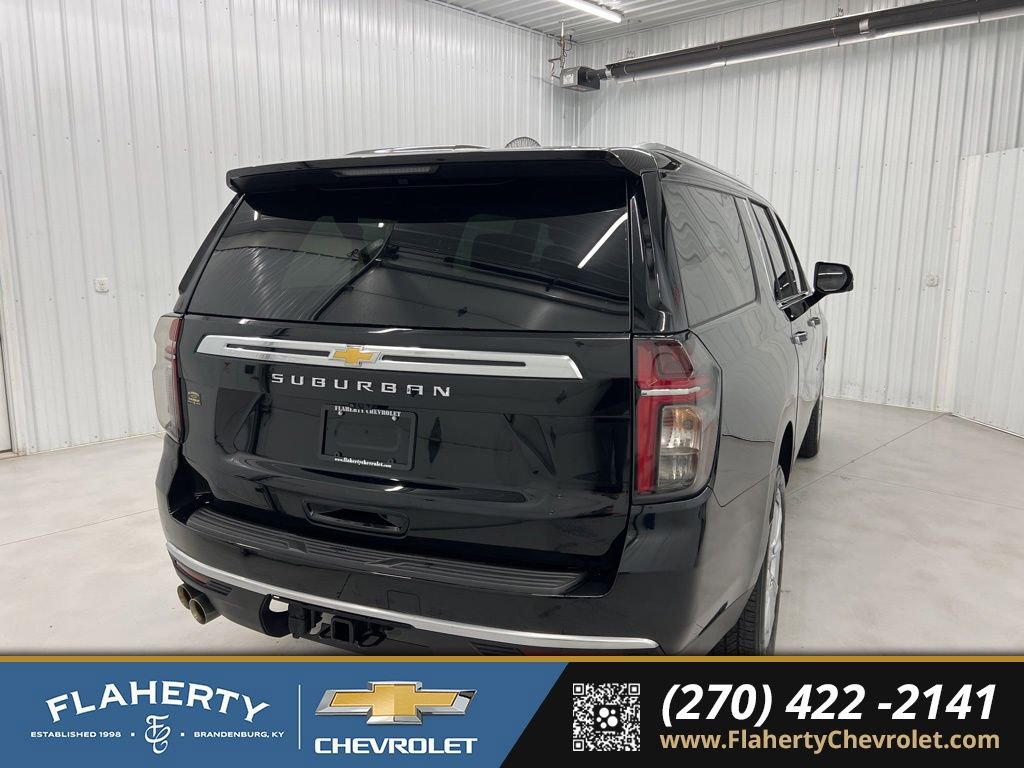 Used 2024 Chevrolet Suburban High Country image 3