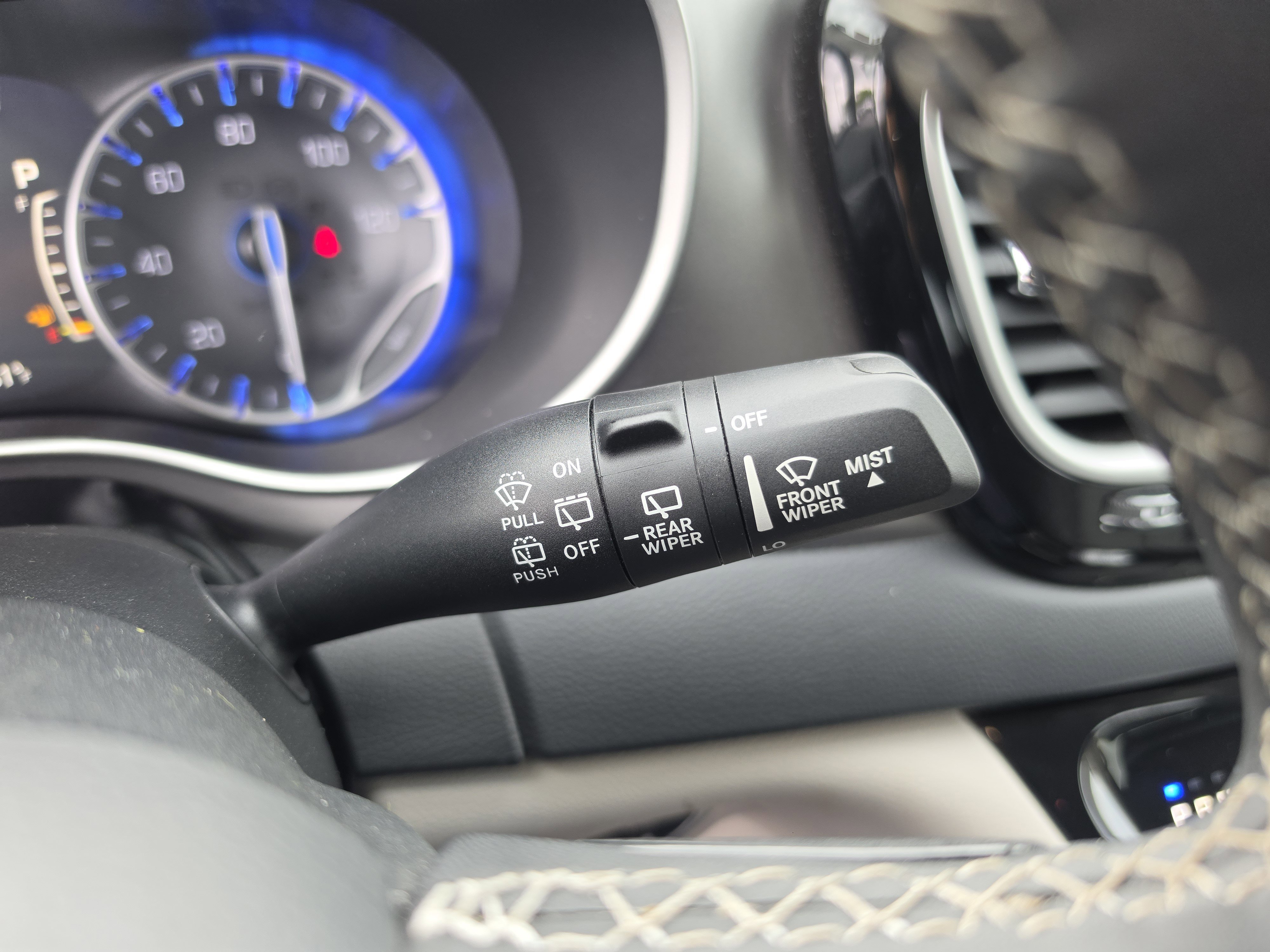 Used 2023 Chrysler Pacifica Touring-L FWD image 23