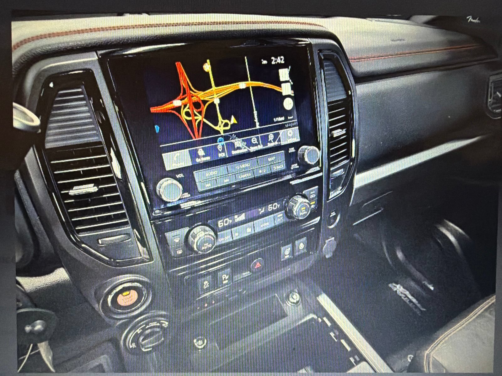 Used 2021 Nissan Titan PRO-4X w/ Pro-4x Convenience Package AWD/4WD image 13
