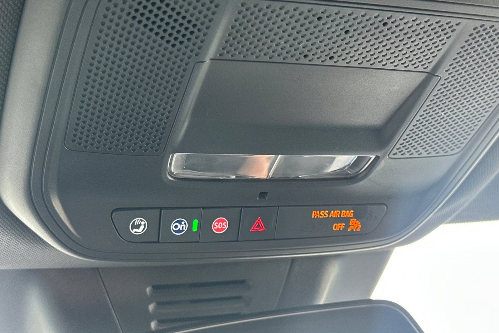 Used 2025 Chevrolet Equinox EV LT w/ Convenience Package FWD image 23