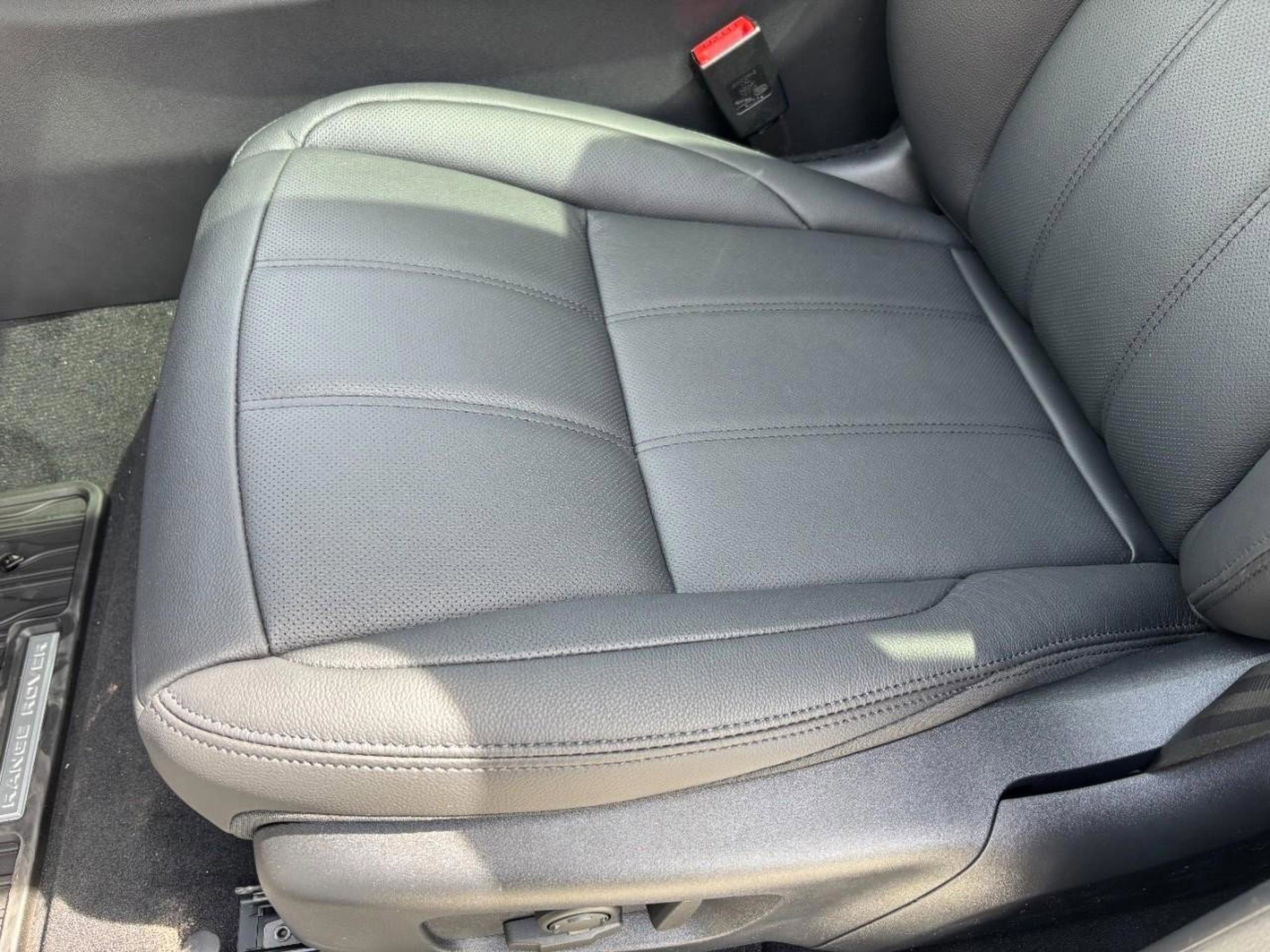 Used 2026 Land Rover Range Rover Evoque S image 37