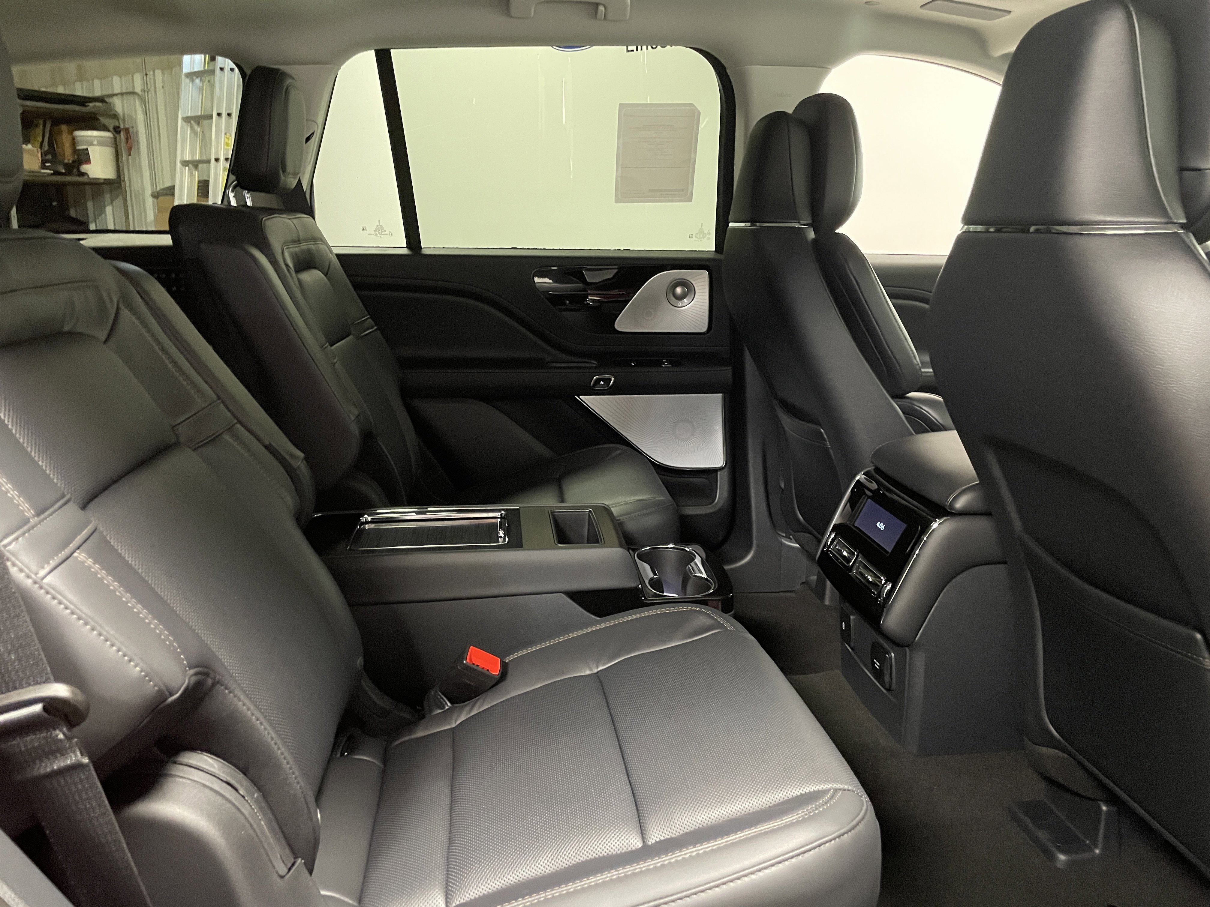 New 2025 Lincoln Aviator Reserve w/ Luxury Package image 25