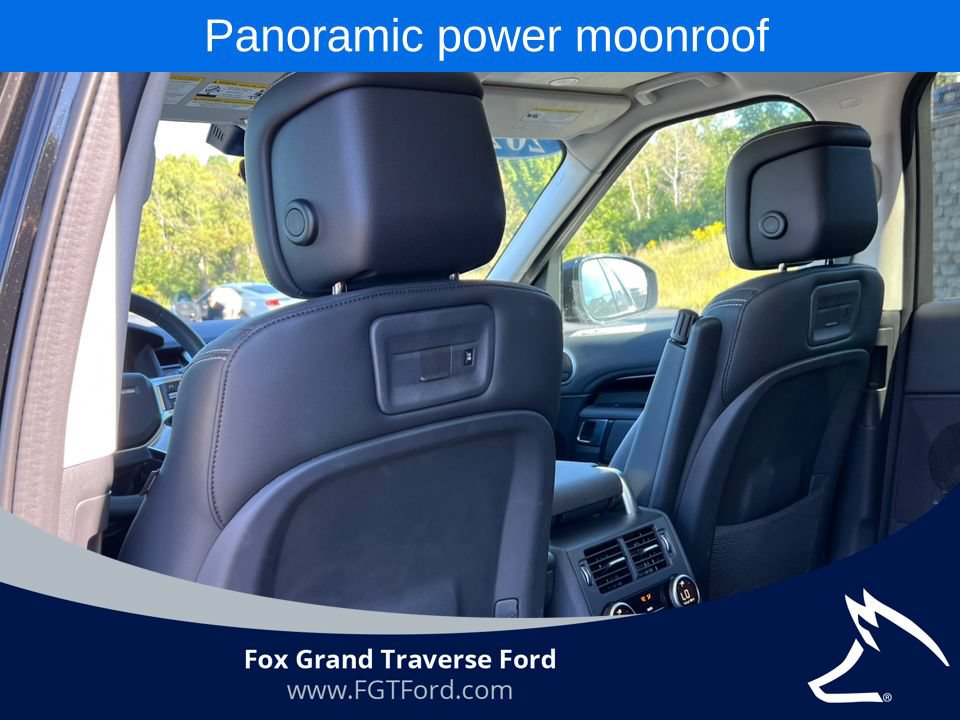 Used 2024 Land Rover Discovery S AWD/4WD image 34