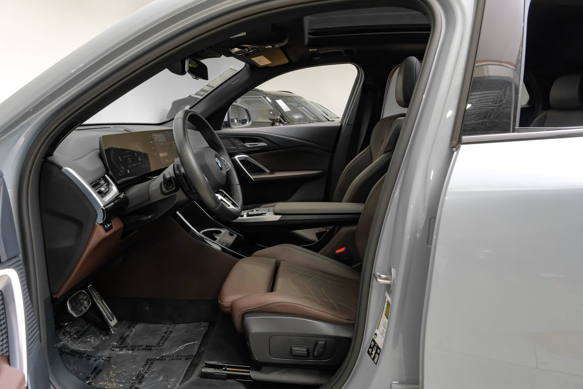 Used 2025 BMW X2 xDrive28i AWD/4WD image 4