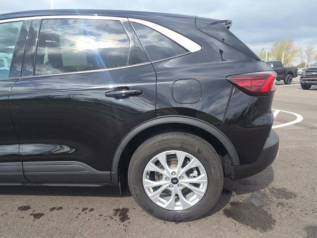 Certified 2023 Ford Escape Active w/ Cold Weather Package FWD image 16