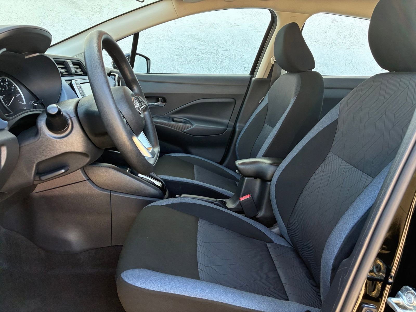 Used 2025 Nissan Versa SV FWD image 24