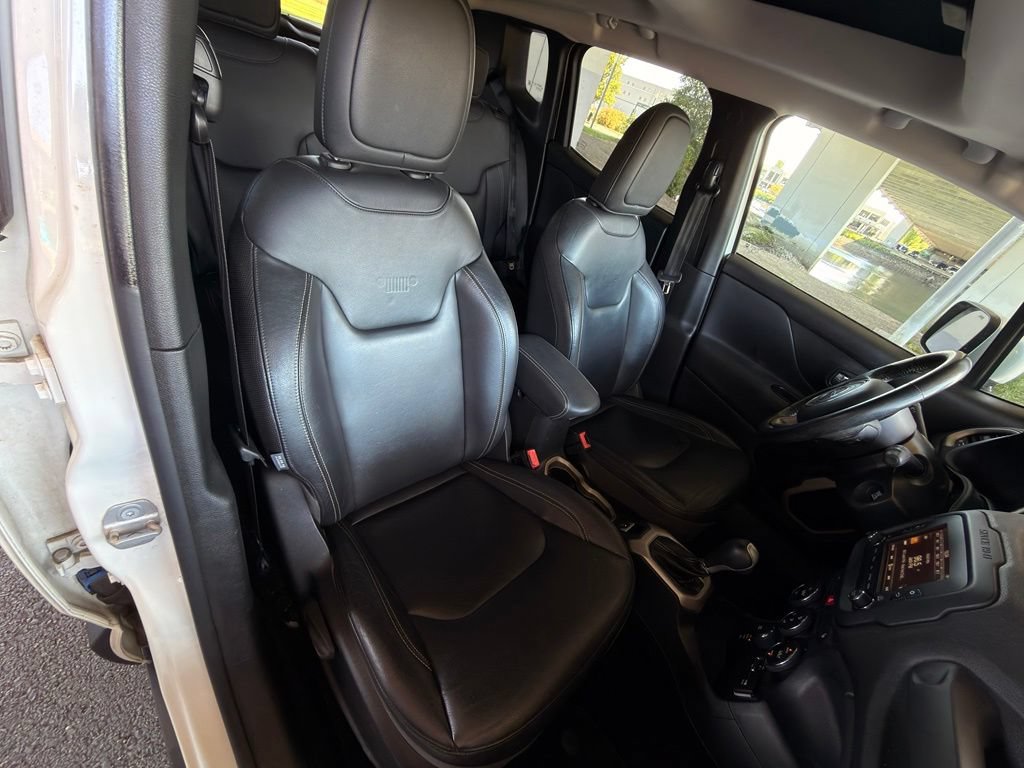 Used 2016 Jeep Renegade Limited AWD/4WD image 32