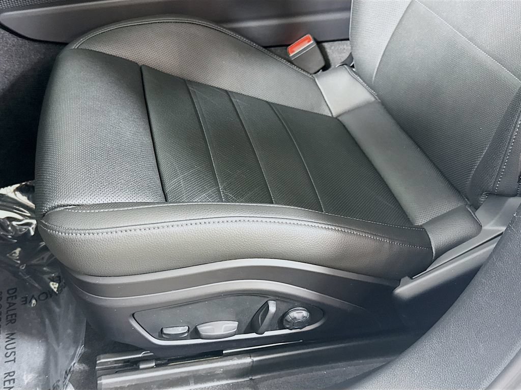 Used 2024 Porsche Panamera RWD image 22