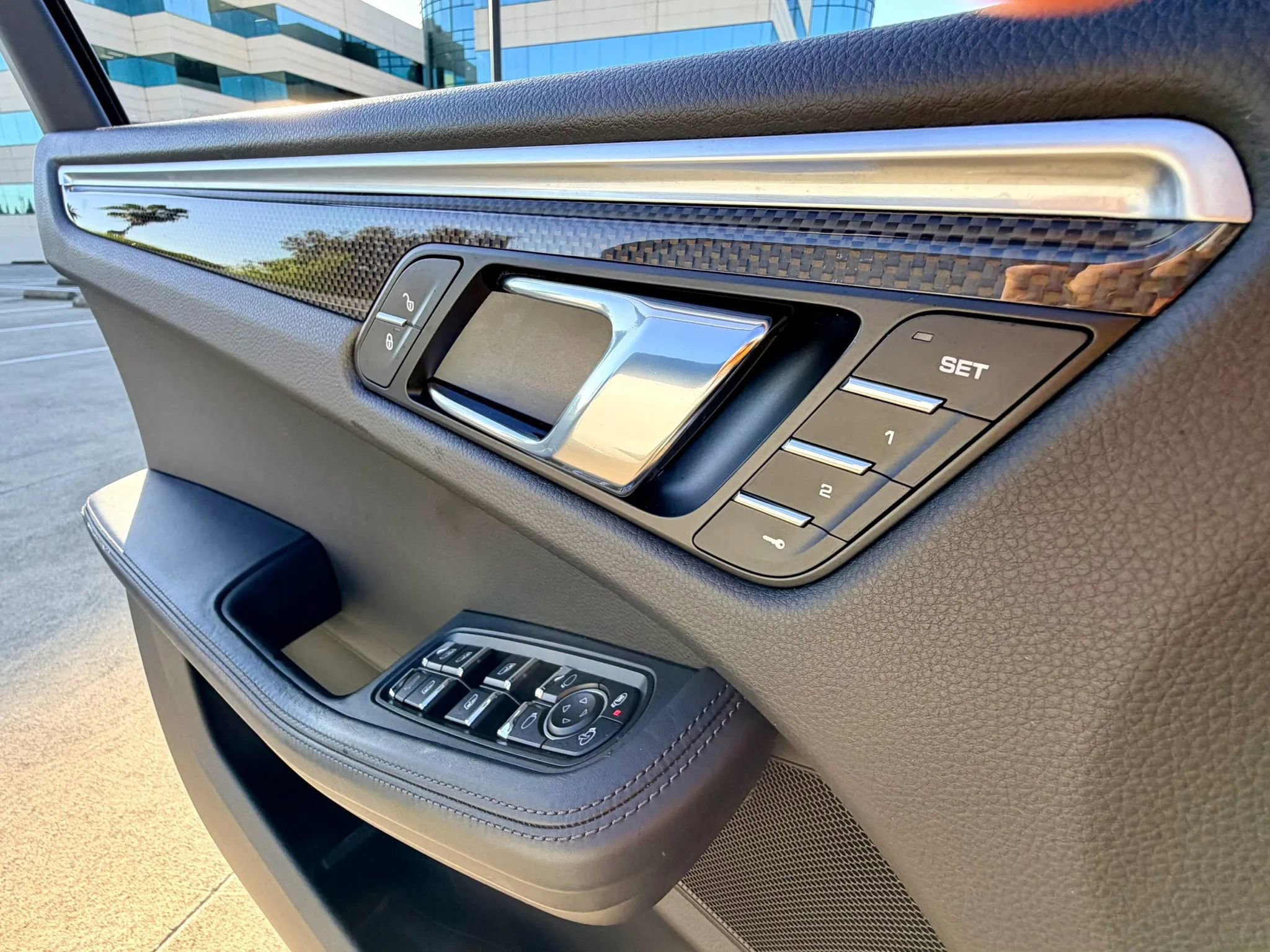 Used 2017 Porsche Macan GTS AWD/4WD image 30