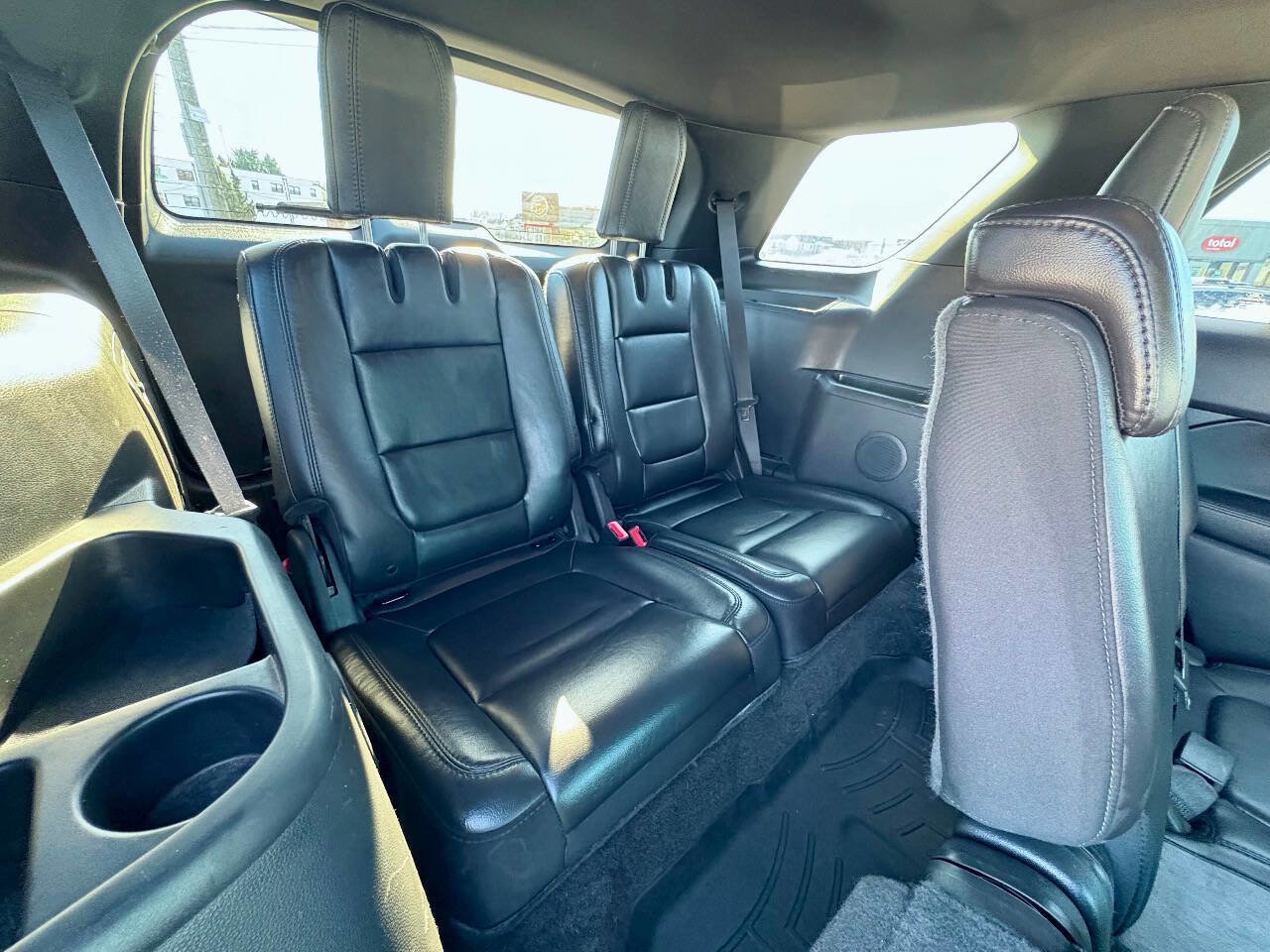 Used 2015 Ford Explorer XLT w/ Equipment Group 202B image 35