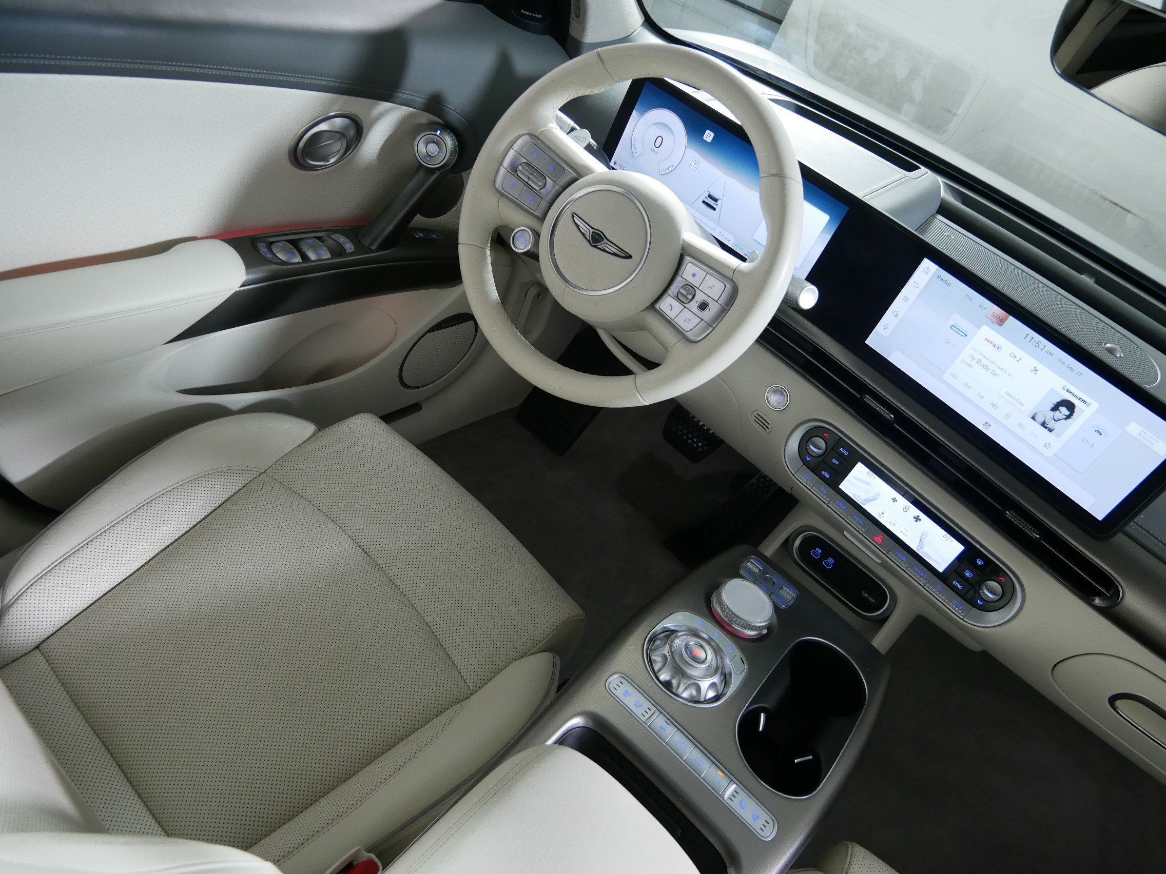 Certified 2023 Genesis GV60 Advanced AWD/4WD image 9