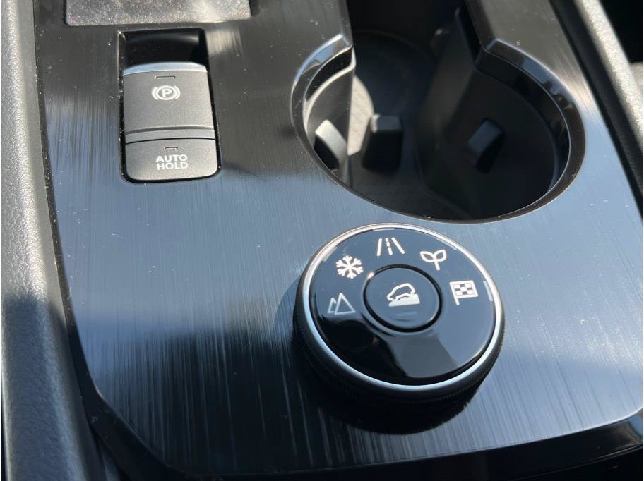 New 2026 Nissan Rogue SV AWD/4WD image 18