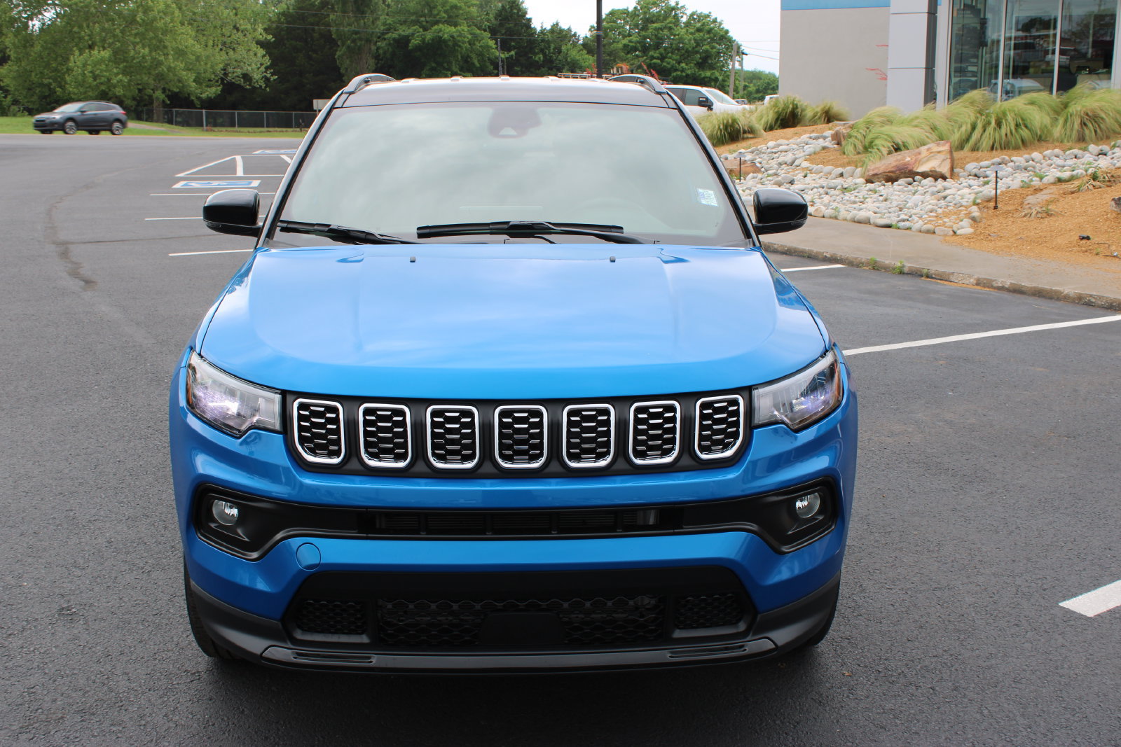 Used 2025 Jeep Compass Limited AWD/4WD image 3