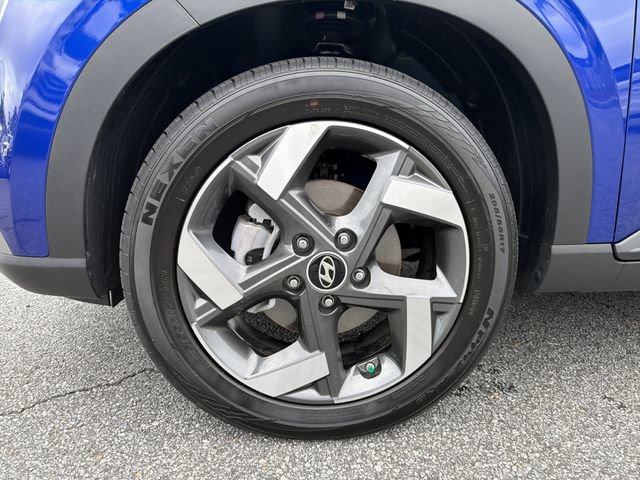 Certified 2025 Hyundai Venue SEL FWD image 11