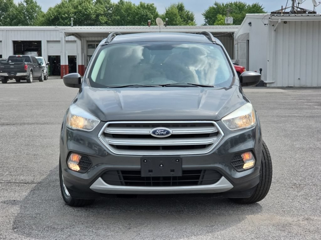 Used 2018 Ford Escape SE FWD image 2