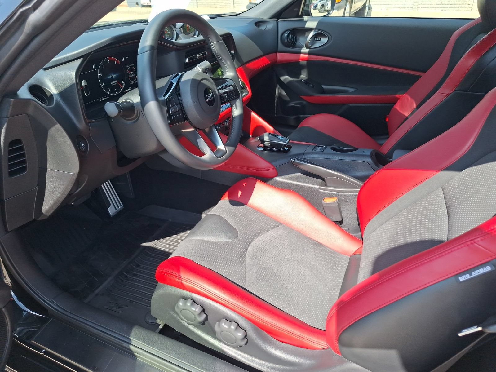 Used 2024 Nissan Z Performance w/ Floor Mat Package RWD image 15