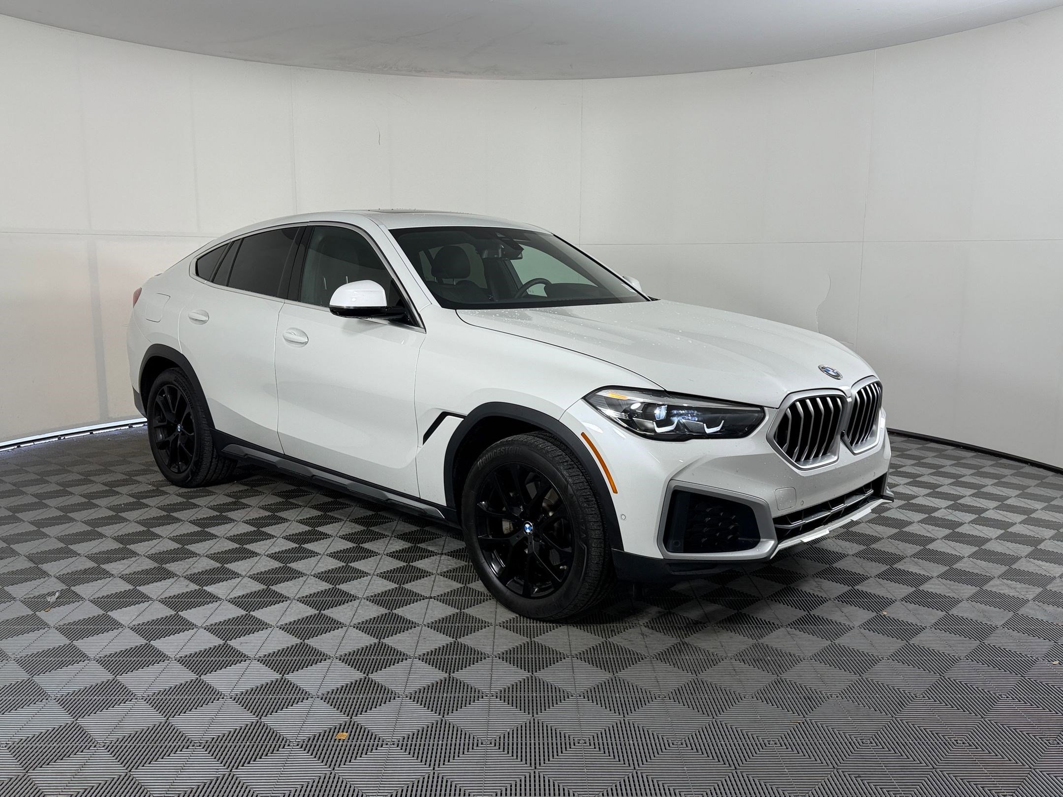 Used 2023 BMW X6 xDrive40i w/ Premium Package AWD/4WD image 7