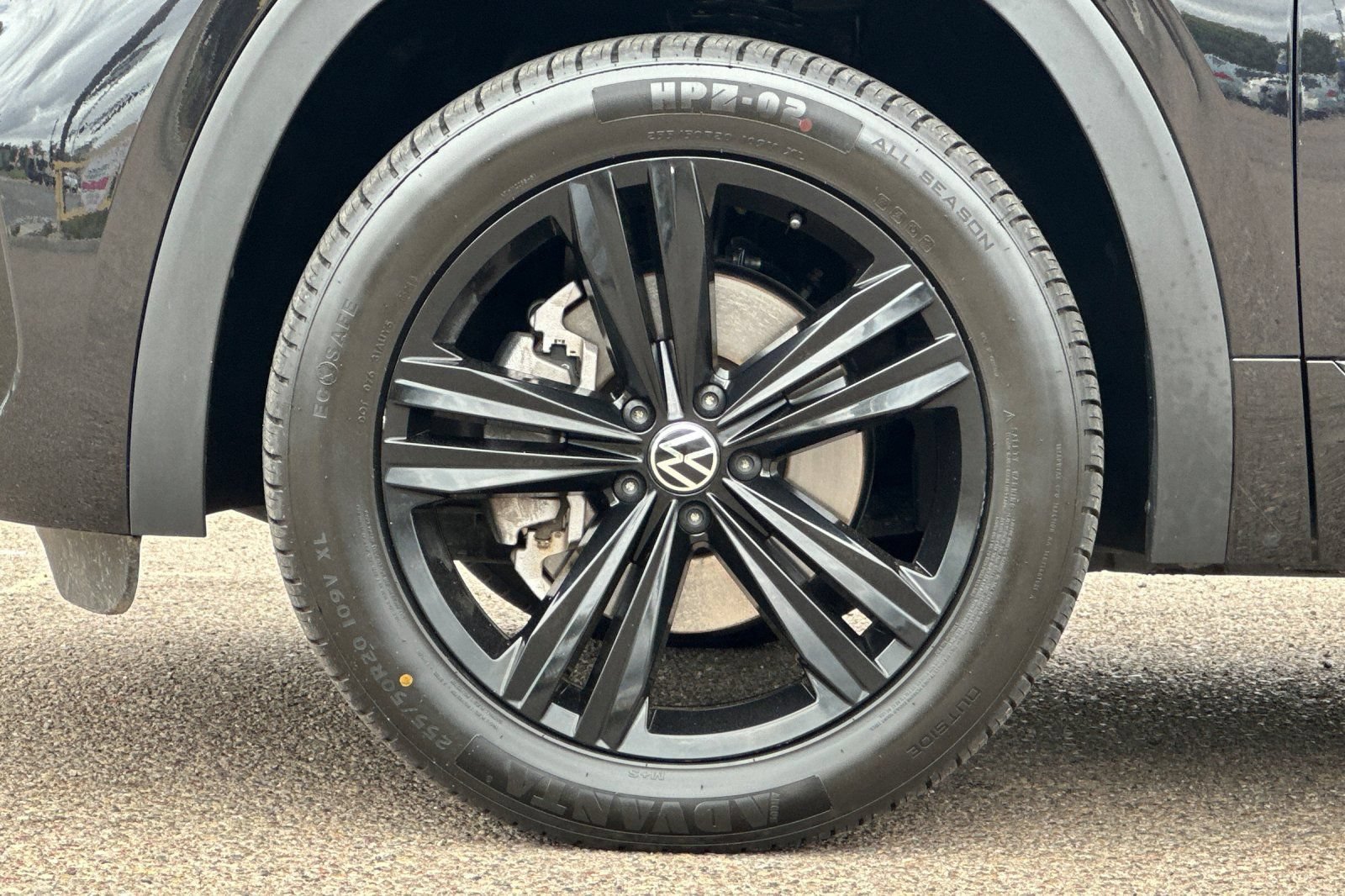 Used 2023 Volkswagen Atlas SEL R-Line AWD/4WD image 27
