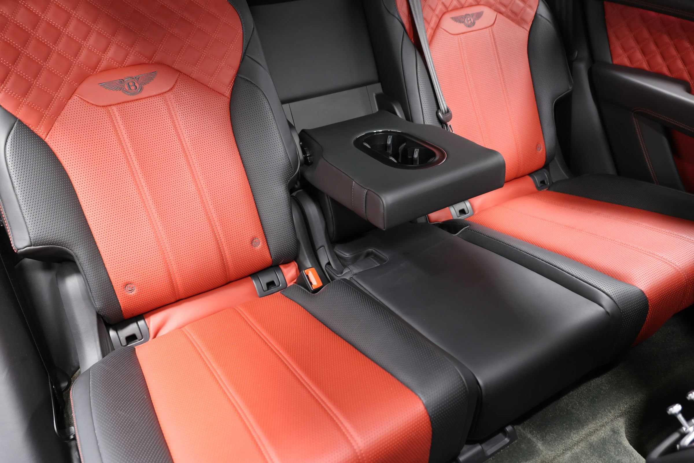 Used 2022 Bentley Bentayga AWD/4WD image 93