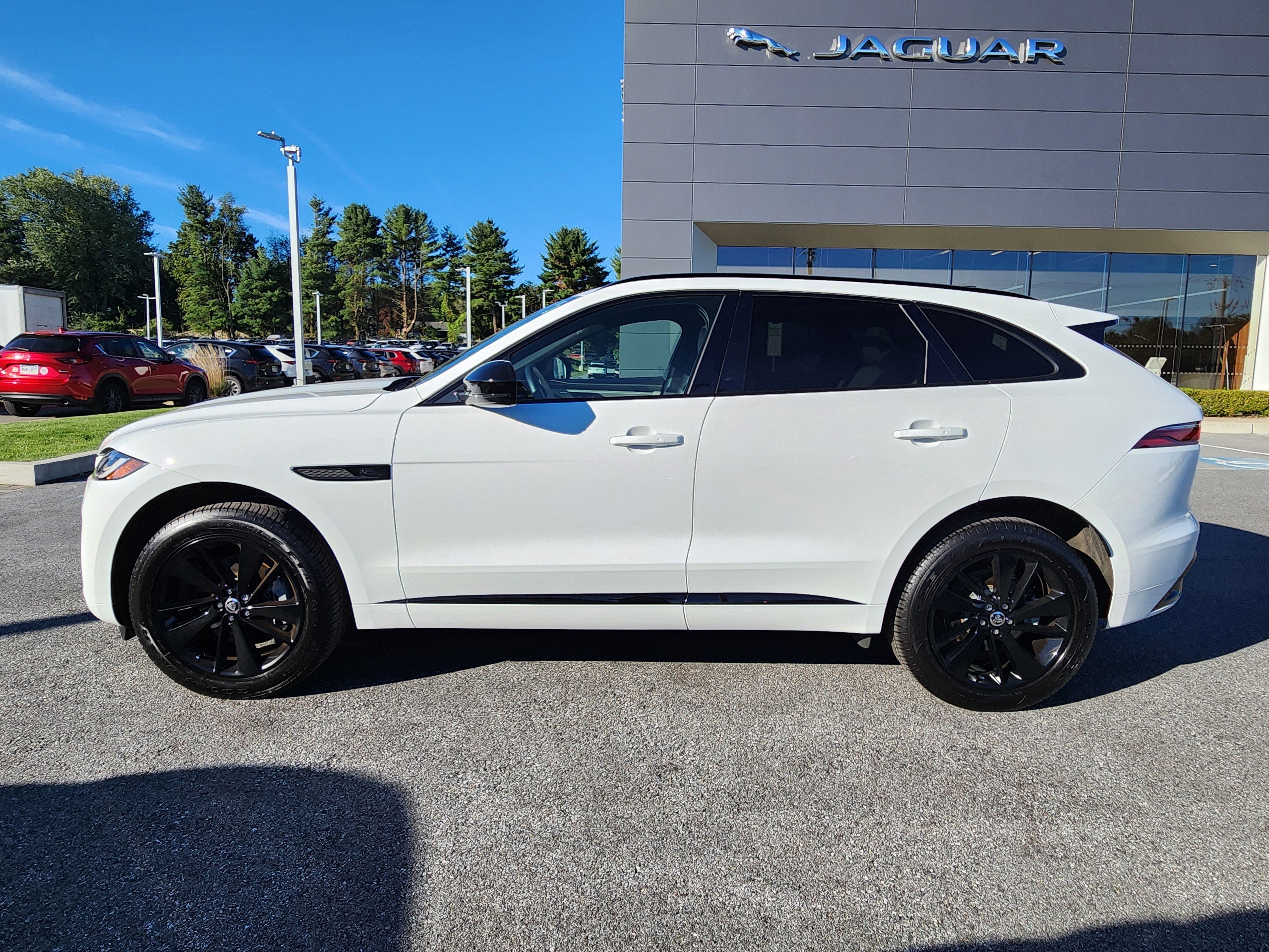 Certified 2025 Jaguar F-PACE R-Dynamic S image 5