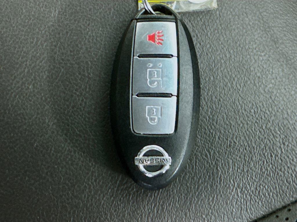 Used 2012 Nissan Pathfinder LE RWD image 37