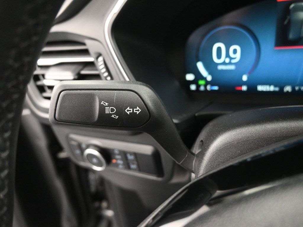 Used 2025 Ford Escape Platinum image 19