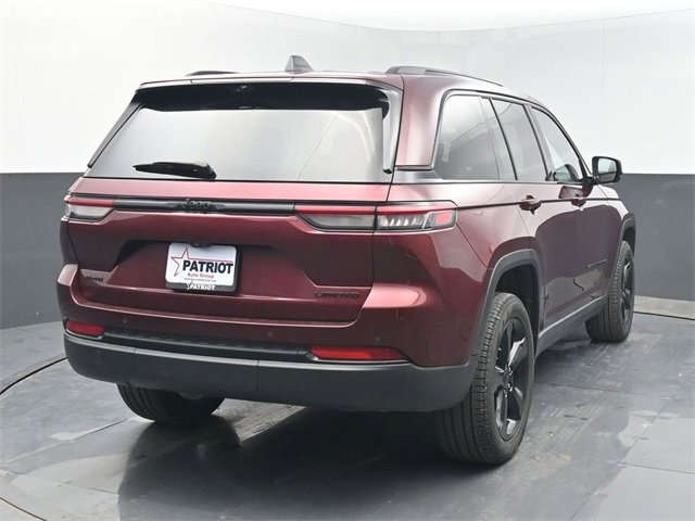 Used 2025 Jeep Grand Cherokee Limited w/ Luxury Tech Group II image 5